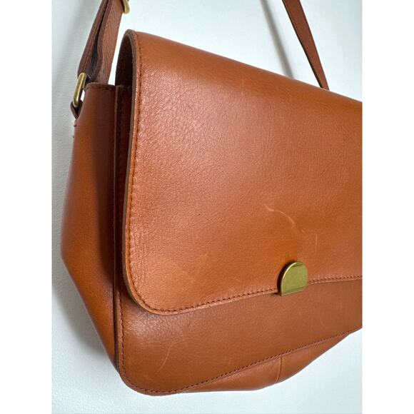 Madewell The Abroad Leather Shoulder Bag in Toffee - Picture 4 of 10